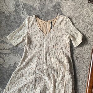 Taylor Cream Lace V-Neck A line back zipper